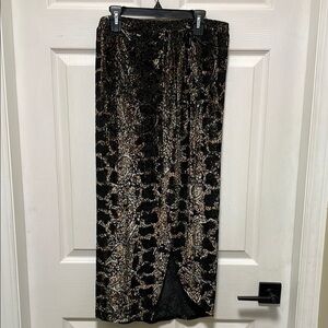 Gentle Fawn |Black w Metallic | Shimmer |Mid |Cross Over| Split Skirt | Size S